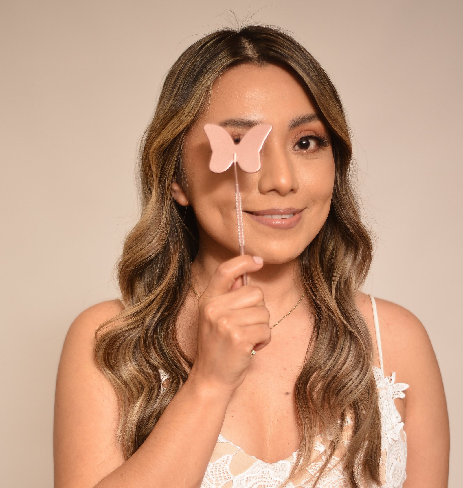 Karla Gómez, especialista en cejas y pestañas